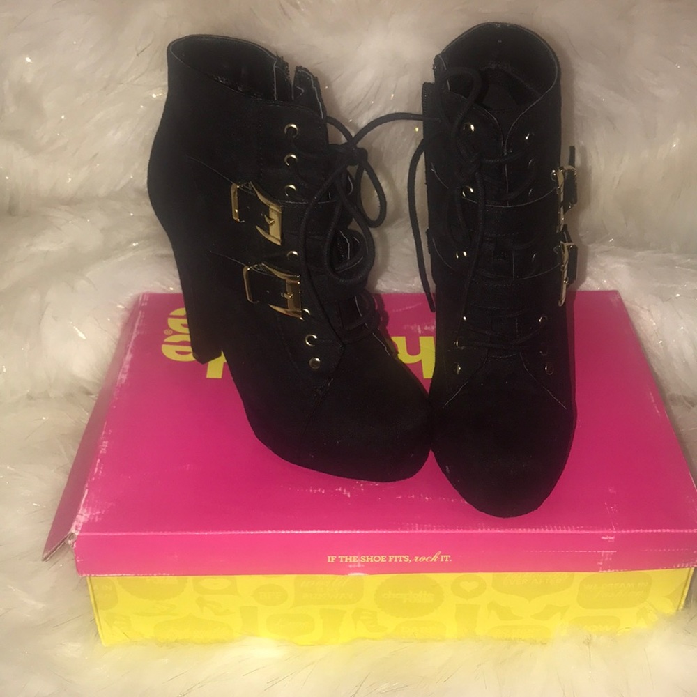 Black heel boots